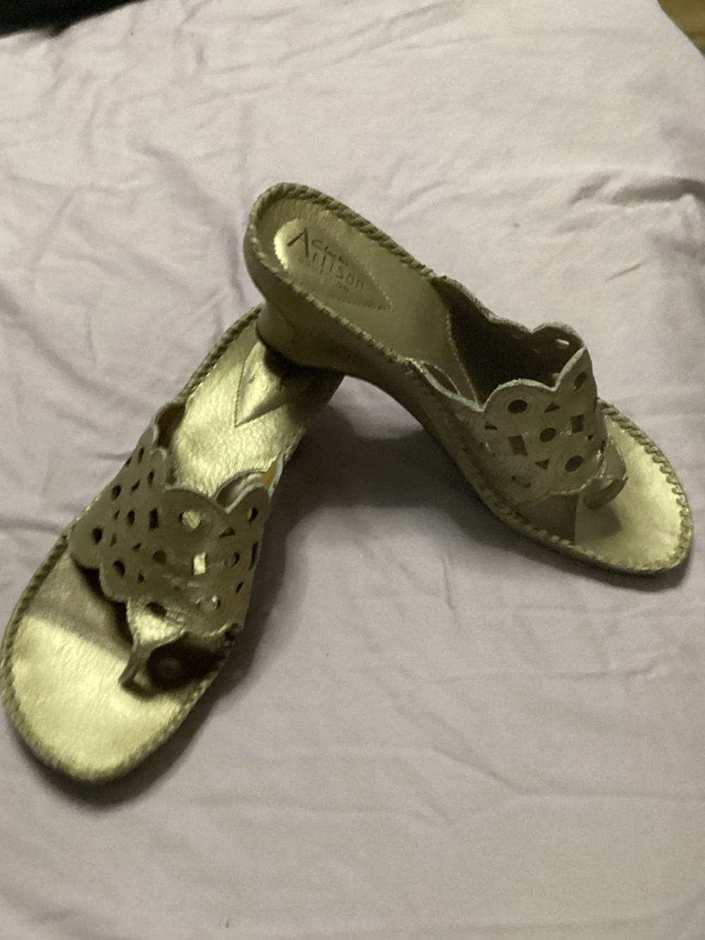 Clarks Artisan Gold Leather Wedge Cutout Thong Sandals - size 8
